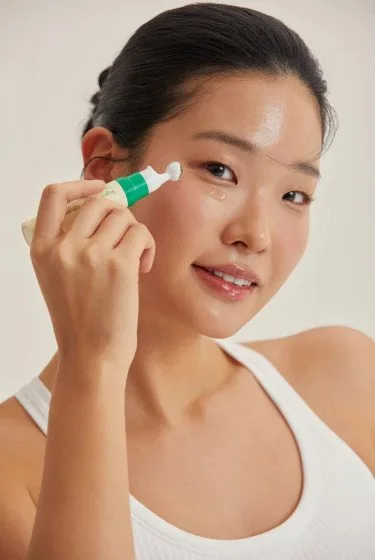 سيروم كولاجين نباتي لمنطقة تحت العين من أكسيس واي 10 مل – ترطيب وشد وإزالة الهالات - الصورة 2